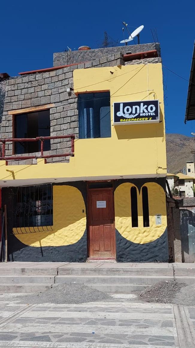 Cabanaconde Backpackers - Plaza De Armas קבאנהקונדה מראה חיצוני תמונה