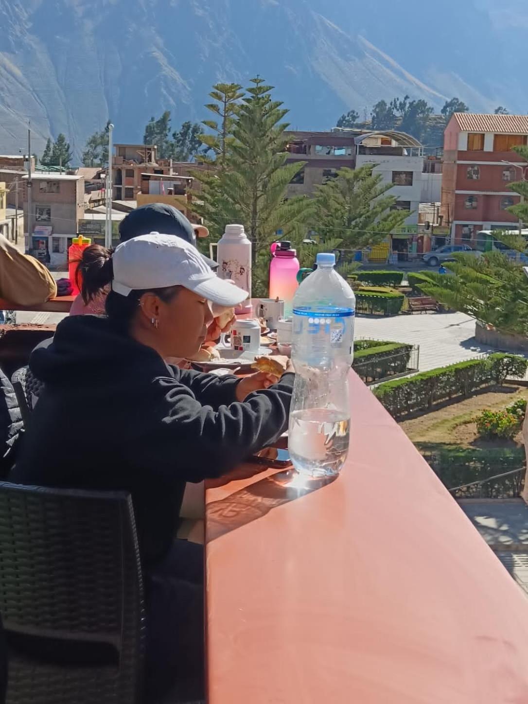 Cabanaconde Backpackers - Plaza De Armas קבאנהקונדה מראה חיצוני תמונה